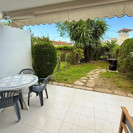 4 People Garden & Garage דירה גולף-ז'ואן