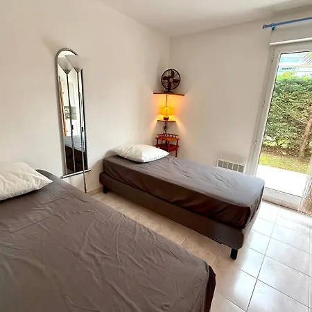 4 People Garden & Garage Lejlighed Golfe-Juan